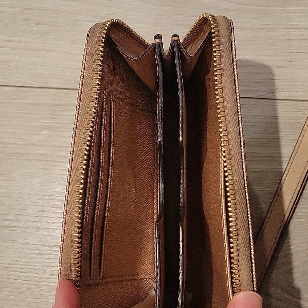 Michael Kors Wristlet/Wallet - Picture 7 of 10